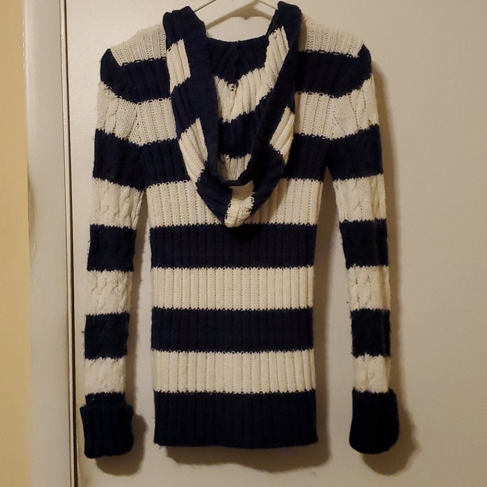 Sweater - Picture 2 of 3